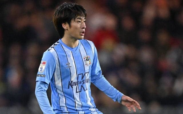 コヴェントリーの坂元達裕は重傷か…空中戦落下で骨盤骨折や脊椎損傷の可能性