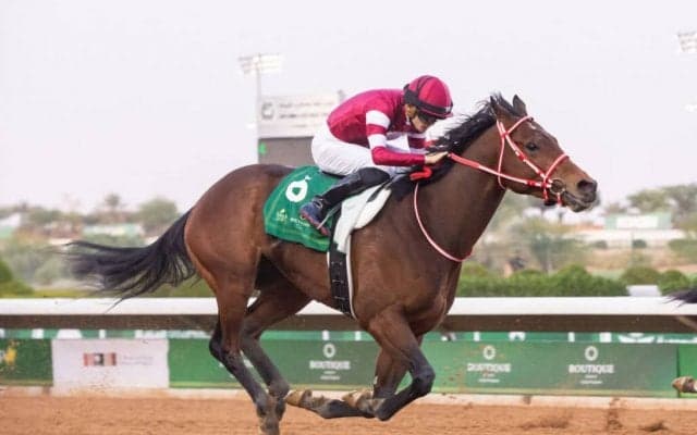 【サウジダービー】大激戦！フォーエバーヤングがゴール寸前差し切り、無傷の4連勝…藤田晋オーナー海外初勝利