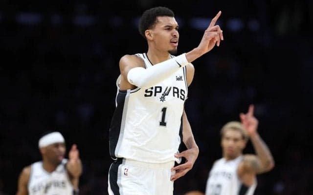 MJに次ぐ快挙も、ウェンバンヤマは「スタッツは二の次。負けたことに満足なんてできない」