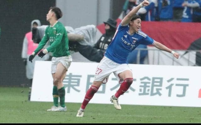 31年ぶり実現の東京Vと横浜FMの開幕戦での黄金カード！　松原健の劇的逆転弾で再びトリコロールに軍配【明治安田J1開幕節】