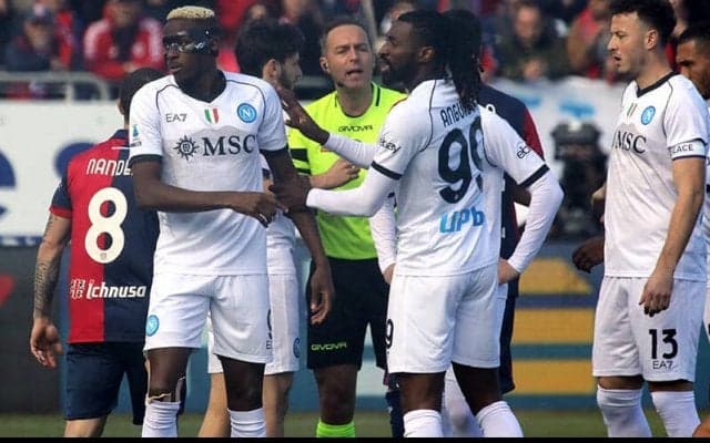 低調ナポリ、ラストプレー被弾で逃げ切り失敗… カリアリにドロー【セリエA】