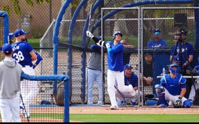 大谷翔平、実戦打撃で豪快スイング　快音出ずも…編成トップご満悦「全て素晴らしい」
