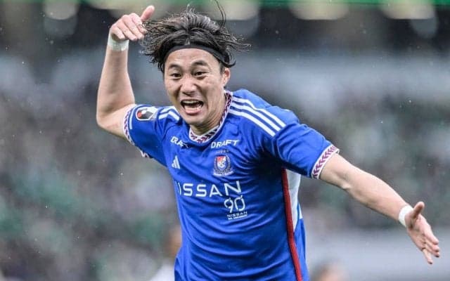 【東京Vと横浜FMの国立決戦で5万がどよめいた2つのゴール(2)】「ちょっと興奮しすぎて覚えていない…」と振り返るほどの鮮烈弾。チームメイトを呼び寄せて観客席へ猛ダッシュ