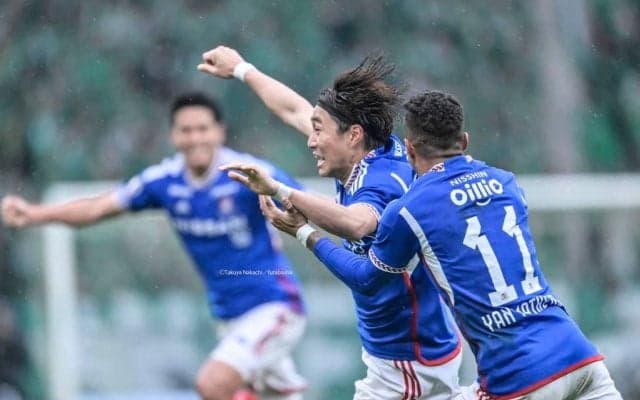 「なんだこの素晴らしい写真は」J1横浜FM「劇的逆転」をとらえた一枚に賛辞！「ドラゴに殴り合いで打ち勝ったロッキーみたい」「泣く！」などの声