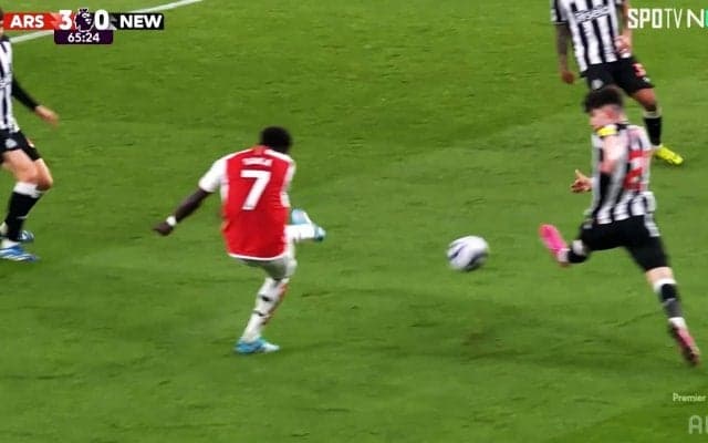 「もはや惨い」「理不尽！」キュンキュン切り返し→針の穴を通す一撃の決定的瞬間 アーセナル・エースの５試合連続７点目にファン大興奮「怪物だ」「なんでそれが入る？」