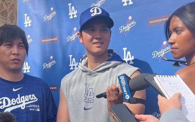 大谷翔平、日米初の一塁手へ準備「そうなってからでは遅い」　外野手グラブも用意