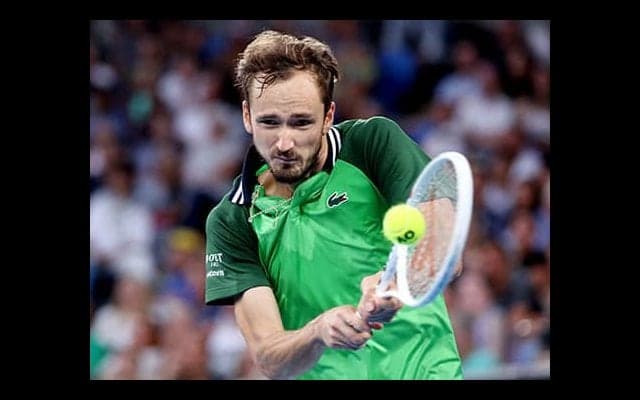  メド初戦突破、元世界6位新コーチ帯同 