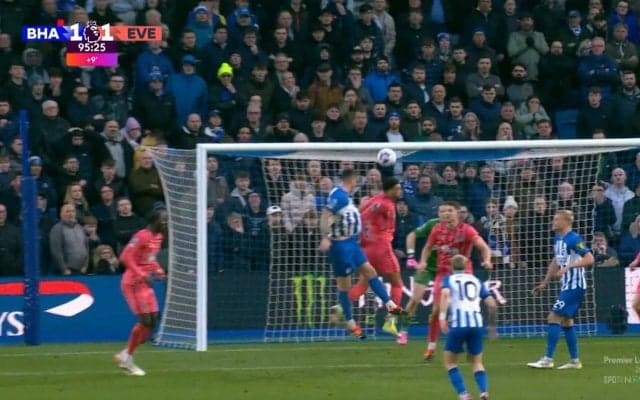 「痺れた！」三笘薫擁するブライトン、最悪の状況で闘将がみせた意地の一撃ヘッド　苦しいチームを奮い立たせる魂のゴールに「やっぱりダンク」「様様！」