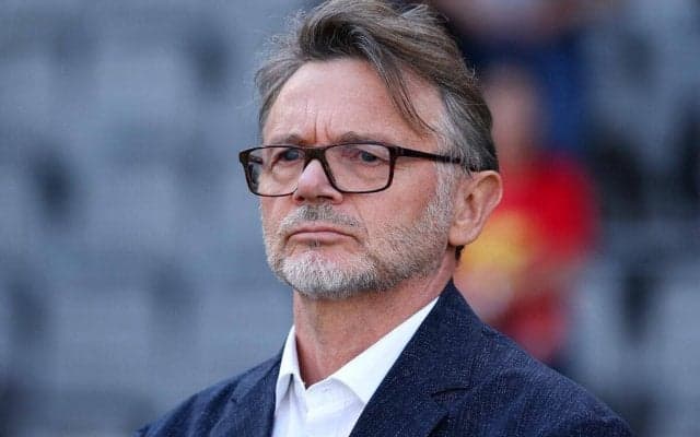 「歴史的ツーショットでは！？」来日したトルシエ監督がW杯に選ばなかった中村俊輔と笑顔の2ショット「この2人の笑顔が見れるなんて！」