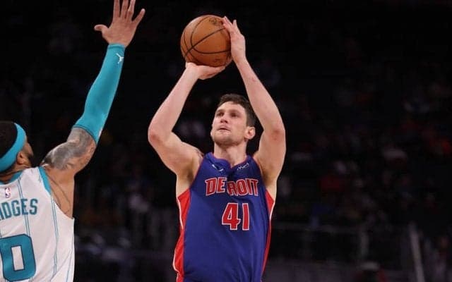 キャリア11年目のビッグマン、マイク・マスカーラがピストンズとのバイアウトに合意