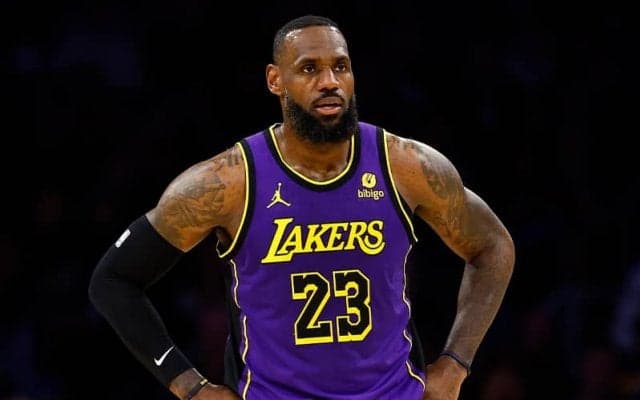 レブロン・ジェームズがレイカーズと常識破りの新契約を希望か…3年256億円の可能性