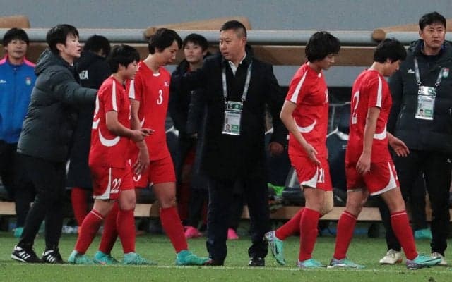 「大変申し訳ない」パリ五輪行きを逃した北朝鮮、指揮官が会見で涙し謝罪…判定には「釈然としない部分はある」