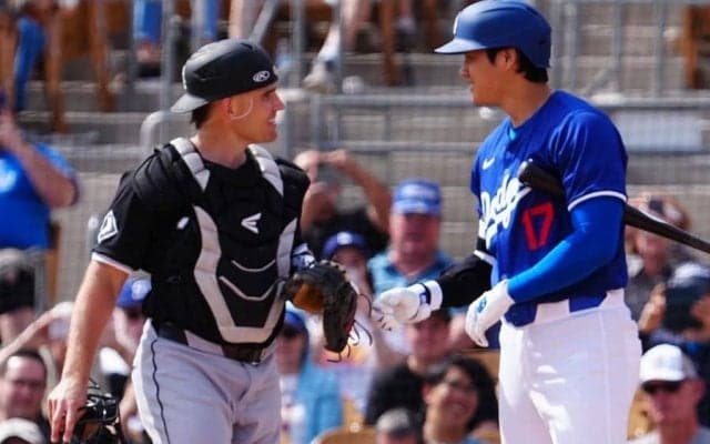 大谷翔平「ジャクソンくん元気？」　元相棒とグータッチ…数秒の再会にあった“秘話”