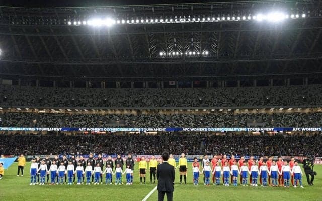 「想像の何倍もすごい！」「なんでぶつからないの！？」なでしこジャパンの試合を上空から彩ったドローンショーが話題に！300機が夜空に舞う「本当にスゴかった」