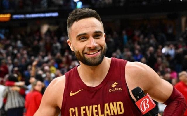 劇的な決勝弾を放り込んだキャブズのマックス・ストゥルース「僕はラッキーだったのさ」