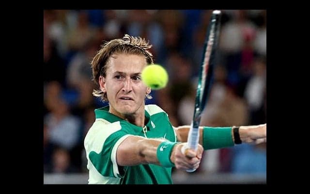  43分圧勝劇で父の記録に並ぶ コルダが8強へ 