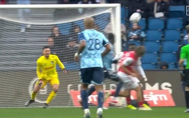 伊東純也からはじまり、中村敬斗の絶品コントロールヘッドでフィニッシュ！仲良し日本代表コンビの爽快チャンスメイクシーン