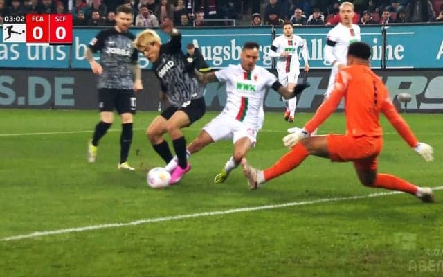 堂安律が“顔面ブロック”に続く魂の守備！爆速の追走→強烈な寄せで大ピンチを救った一部始終に「失点を防いだ」「ナイスディフェンスすぎる」などファン興奮