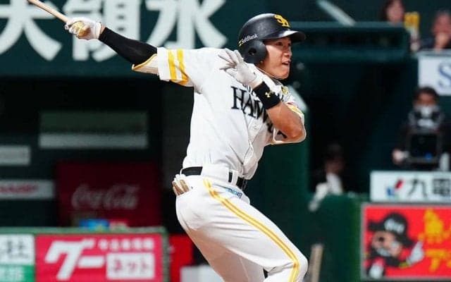 鷹の強打者「アッパースイングに見えるだけ」　一流選手の“真似”で失敗しない観察眼
