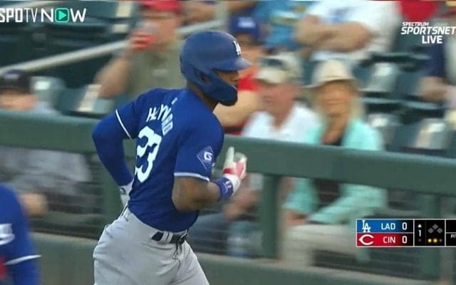 資源は大切に…2球連続でバットを折られたメジャーリーガーがしょんぼり