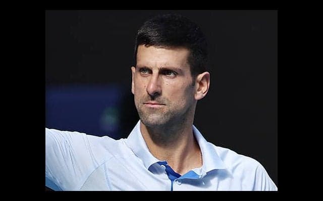 ジョコが大学へ 背面ショット披露