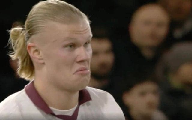 「なんだよ、その顔！」「めっちゃ舐めてるw」前半だけでハットトリック→ゴール直後の表情がヤバすぎる瞬間　怪物FWハーランドが余裕のループシュートを決める