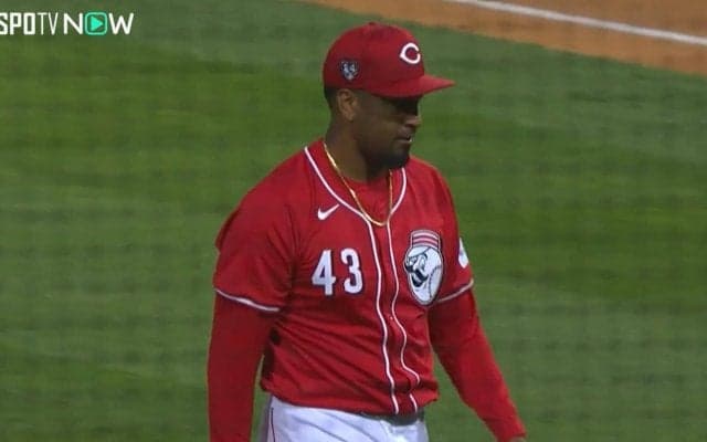 大谷翔平の難敵になる？レッズの守護神ディアスのキレキレ変化球 MVP男ベッツが手も足も出ず