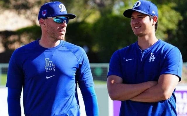 大谷翔平に負けじと…ド軍主砲が「足なっが」　長身コンビの背比べで“驚きの発見”