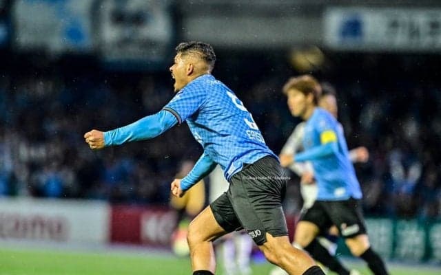 【川崎が磐田に敗戦を喫した中で見せた「意味と価値」(2)】FWエリソンが示した得点だけでない「新エースの気概」。エゴイズムとフォア・ザ・チームを両立させた「9番」