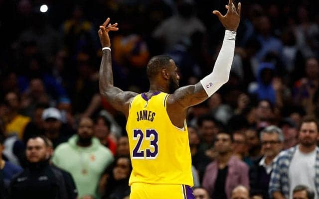 レブロン・ジェームズが前人未到40000得点到達！　NBAの“キング”がまたも歴史創る