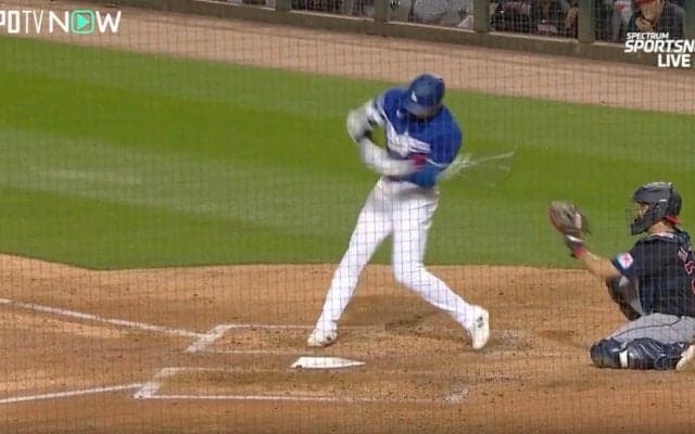 「もはや暴力」「ドリフトかよ！」反則レベルの怪物が異次元スピードで“爆速走塁”を炸裂した瞬間　MLBの新スター・デラクルーズの驚異の身体能力に球場騒然