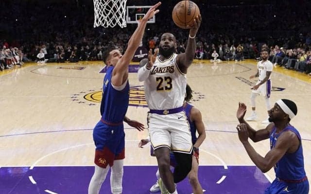 62年越しに樹立された“NBAの金字塔”…1試合100得点と通算4万得点が同日に達成