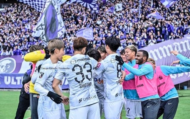 【J1広島がFC東京戦で交代カードを切らずに戦った深謀遠慮(1)】指揮官と選手が繰り返した「70分」の意味……川村「僕たちのサッカーはどうしても70分以降で…」
