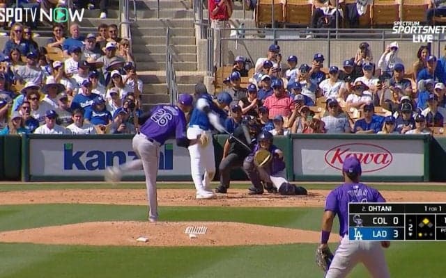 ショーヘイの打球じゃ諦めるでしょ…大谷翔平、あと少しでホームランのフェン直に相手外野手が早々と“降参”リアクション