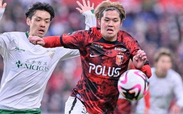 【浦和レッズのIHが語る“ヘグモ式４－３－３”攻撃面での道しるべ(2)】伊藤敦樹が反省する「外回しだけでは思う壺」だからこそ、求められる「チャレンジするボール」の重要性