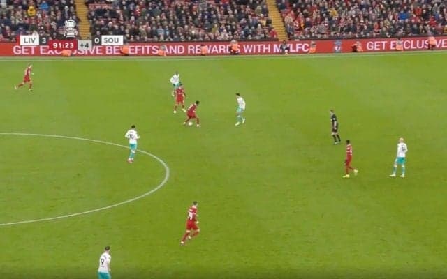 一体、アイツ何者なんだよ！「バカすぎるw」「絶対良いヤツだろ」リバプール遠藤の同僚がヤバすぎるゴールパフォーマンスを炸裂した瞬間　調子乗ってる18歳超新星が衝撃の2ゴール→スライディングピース