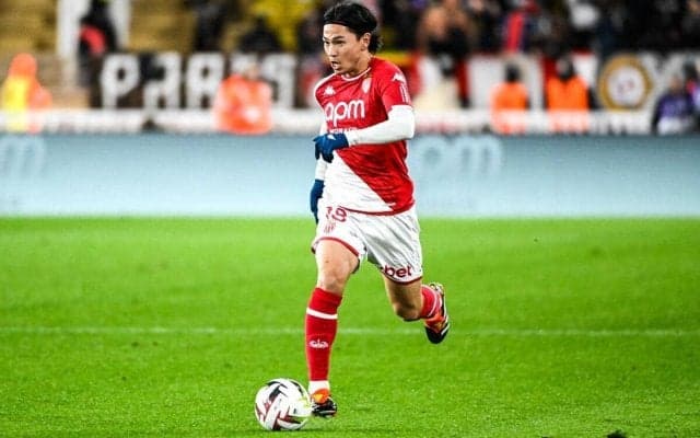 「すごいキレ」「えぐすぎ」スタジアムも沸いた！PSGの2選手を一気に抜き去った南野拓実のキレキレのテクニックに称賛「気持ち良すぎる」