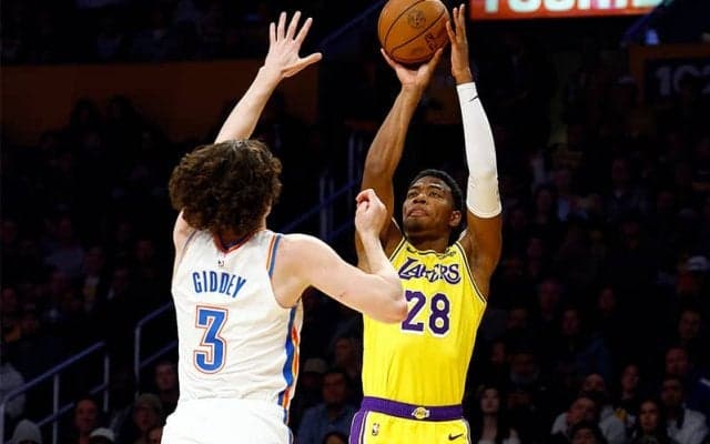 レイカーズがウェスタン首位のサンダーに快勝…八村塁は2試合連続2ケタ得点ならず