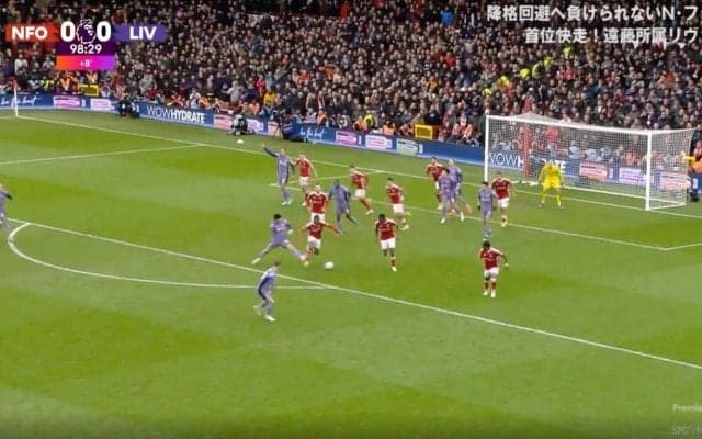 批判殺到！「お前何やってんだよ！」「これはキレるだろ…」リバプール遠藤航の神タックルで“戦犯扱い”された男　なんで蹴らない… 決勝弾のきっかけを作ってしまった問題プレー