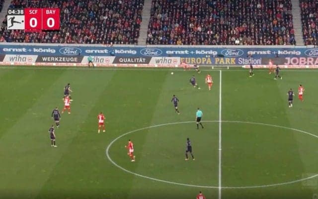 「ありえねえ…」「なんだ、その動き！？」堂安律が相手を瞬殺する“神ターン”→DF陣を次々とブチ抜いてドリブル突破した瞬間　ジャパニーズ・メッシが炸裂した圧巻テクニック