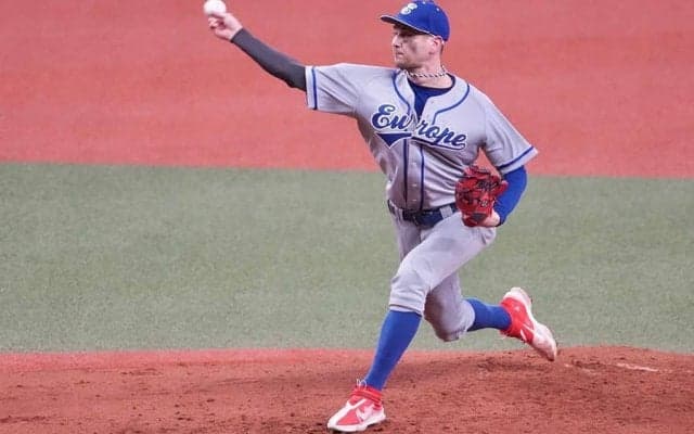 本職・消防士の侍斬りに騒然「すげえ」　“遅球”のチェコ38歳は「ボヤすら許さない」