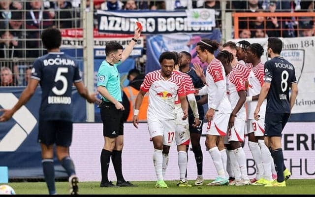ライプツィヒ戦退場で3試合出場停止処分のボーフムFWクワーテン、ヒザ重傷で今季絶望に