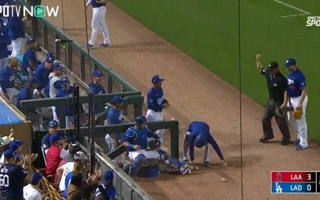 大谷翔平の同僚が美技→実況が吹き出す“珍事”に発展 「で、本物のボールは？」まるでコントな面白シーン