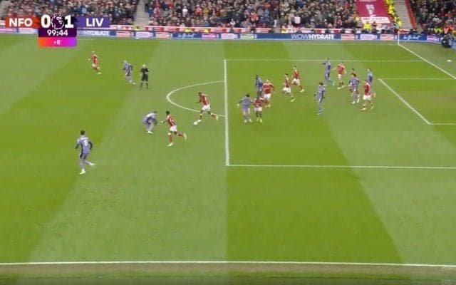 「エンドウは神だ」「松葉杖だったのに…」“無敗伝説”の遠藤航が勝利を呼ぶ“鉄人すぎるタックル”を炸裂した瞬間　リバプールの心臓の圧巻パフォーマンスにネット上が狂喜乱舞