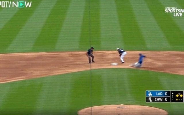 「もはや暴力」「ドリフトかよ！」大谷翔平が異次元スピードで“爆速走塁”→神スライディングを炸裂した瞬間　二塁へのタッチアップを大谷の次を打つ3番・フリーマンも大絶賛！