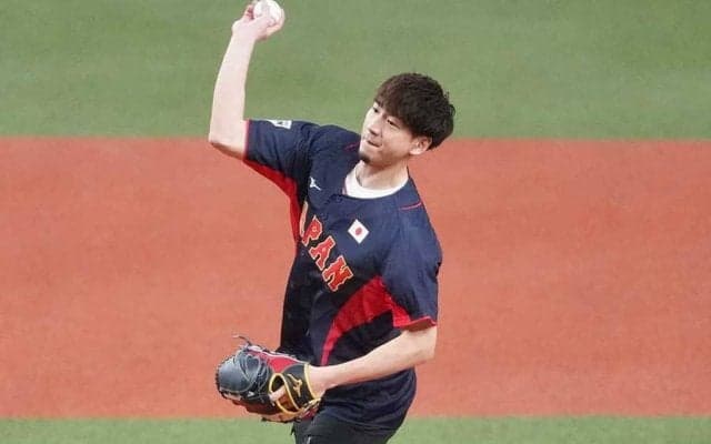 バスケ日本代表、比江島慎が侍J始球式で“ポーズ”披露　ワンバウンドも笑顔…球場拍手