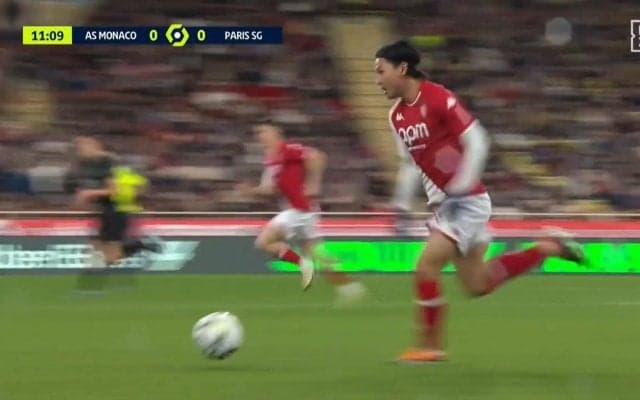 さすがモナ王！絶好調・南野拓実が40m大爆走！“完全大独走”を総勢10人が思わず遠巻きに並走する貫禄の瞬間