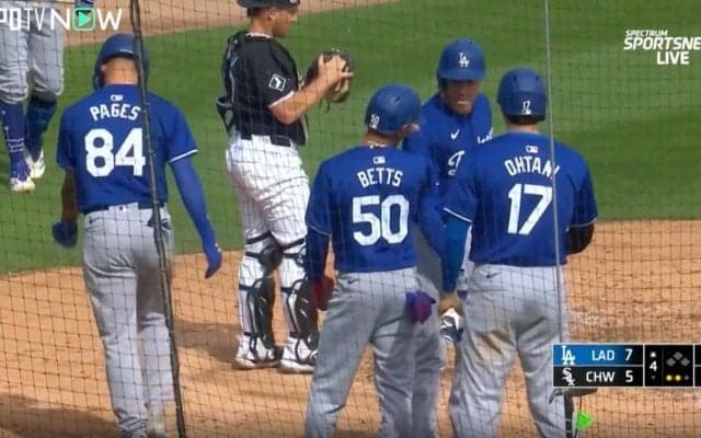 この3人は反則だろ！「大谷歩かせたらヤバい」「極悪打線」“最強MVPトリオ” ベッツ・大谷翔平・フリーマンが同時ホームインする衝撃の瞬間　大正義ドジャースの上位打線が異次元すぎる