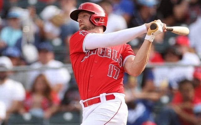 大谷から「17」受け継ぐもマイナー降格　“あっさり譲渡”が物議…OP戦で打率.211