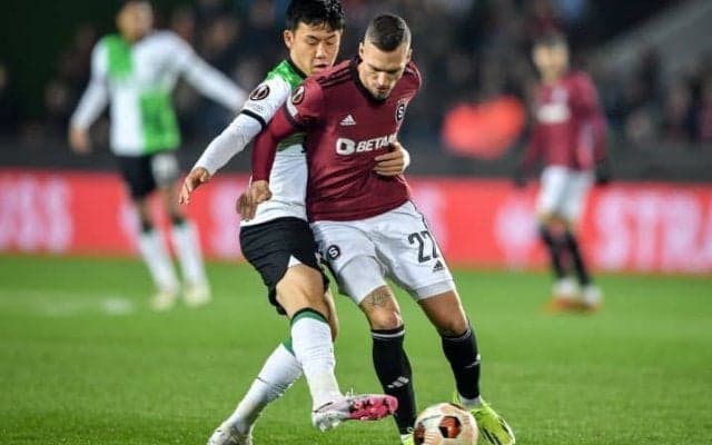 先発復帰の遠藤航が採点『7』の高評価！ELスパルタ戦で5発快勝に貢献「中盤で底力を見せた」